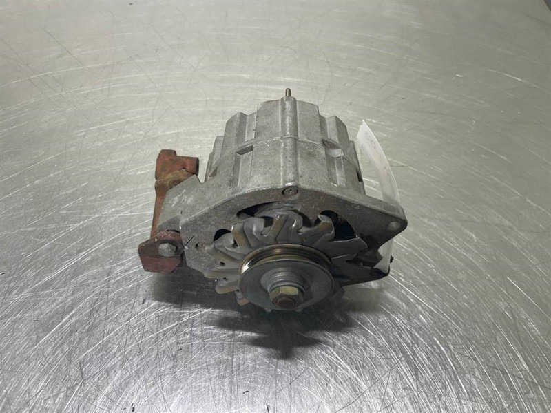 Bosch 0120488208-28V 35A-Alternator/Lichtmaschine/Dynamo - Motor para Máquina de construção: foto 1 Bosch 0120488208-28V 35A-Alternator/Lichtmaschine/Dynamo - Motor para Máquina de construção: foto 1