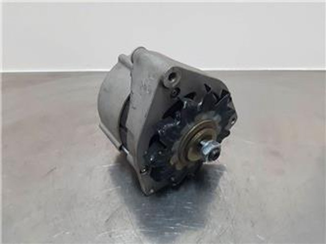 Deutz 28V 27A - Alternator/Lichtmaschine/Dynamo - Motor para Máquina de construção: foto 1 Deutz 28V 27A - Alternator/Lichtmaschine/Dynamo - Motor para Máquina de construção: foto 1