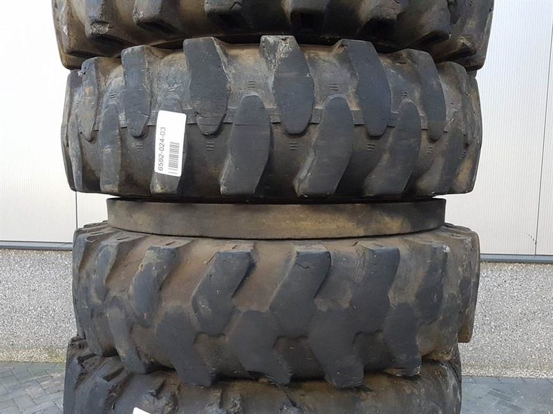 Furukawa W725LS-10.00-20-Tire/Reifen/Band - Jantes e pneus para Máquina de construção: foto 4 Furukawa W725LS-10.00-20-Tire/Reifen/Band - Jantes e pneus para Máquina de construção: foto 4