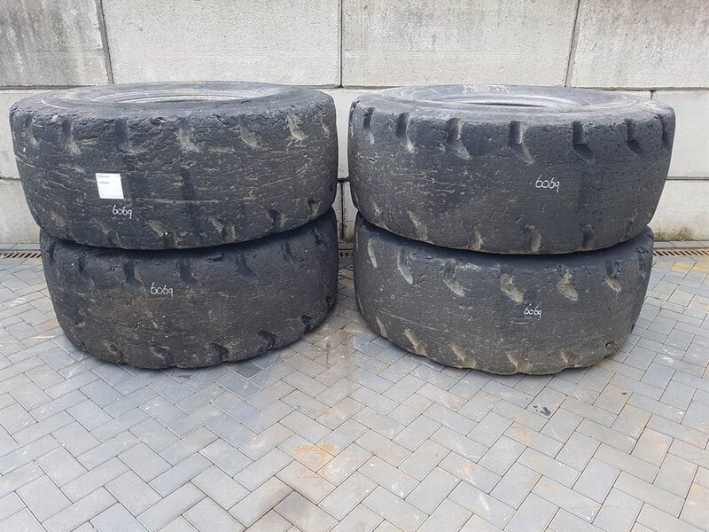 Goodyear 23.5-25 - Tyre/Reifen/Band - Pneu para Máquina de construção: foto 1 Goodyear 23.5-25 - Tyre/Reifen/Band - Pneu para Máquina de construção: foto 1
