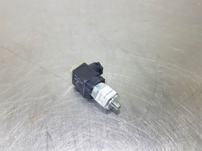 Hydac VMF 2 D.1 /-L24-301705-Clogging indicators - Sistema elétrico para Máquina de construção: foto 1 Hydac VMF 2 D.1 /-L24-301705-Clogging indicators - Sistema elétrico para Máquina de construção: foto 1