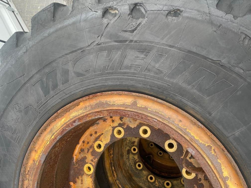 Hyundai HL740-9-Michelin 20.5R25-Tire/Reifen/Band - Jantes e pneus para Máquina de construção: foto 4 Hyundai HL740-9-Michelin 20.5R25-Tire/Reifen/Band - Jantes e pneus para Máquina de construção: foto 4