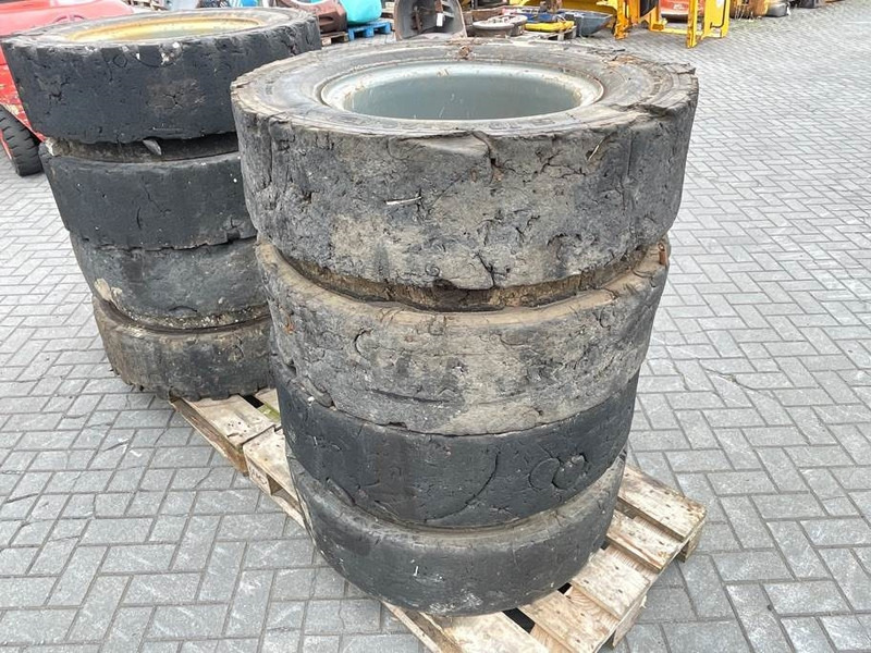 Liebherr 10.00-20 - Tire/Reifen/Band - Jantes e pneus para Máquina de construção: foto 3 Liebherr 10.00-20 - Tire/Reifen/Band - Jantes e pneus para Máquina de construção: foto 3