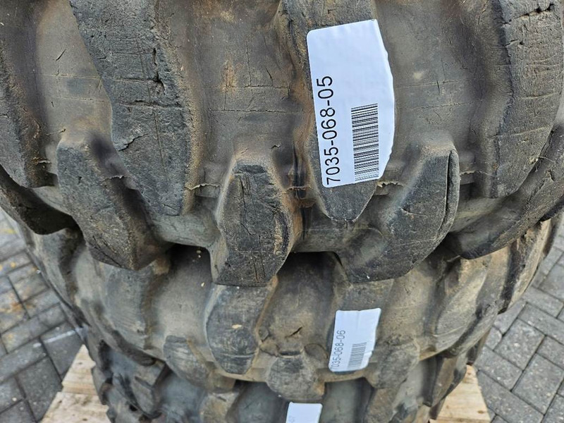 Liebherr A924B-Athletik 10.00-20-Tire/Reifen/Band - Jantes e pneus para Máquina de construção: foto 3 Liebherr A924B-Athletik 10.00-20-Tire/Reifen/Band - Jantes e pneus para Máquina de construção: foto 3