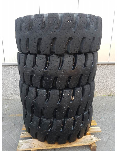 Liebherr L514 Stereo-Goodyear 17.5R25-Tire/Reifen/Band - Pneu para Máquina de construção: foto 2 Liebherr L514 Stereo-Goodyear 17.5R25-Tire/Reifen/Band - Pneu para Máquina de construção: foto 2