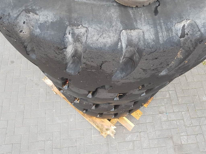 Liebherr L514 Stereo-Goodyear 17.5R25-Tire/Reifen/Band - Pneu para Máquina de construção: foto 5 Liebherr L514 Stereo-Goodyear 17.5R25-Tire/Reifen/Band - Pneu para Máquina de construção: foto 5