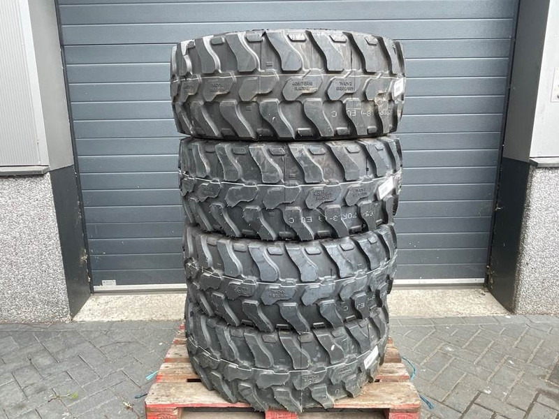 Magna 405/70R18-Tire/Reifen/Band - Jantes e pneus para Máquina de construção: foto 1 Magna 405/70R18-Tire/Reifen/Band - Jantes e pneus para Máquina de construção: foto 1