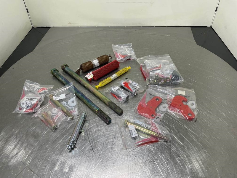 Manitou - Trailer hitch/Anhängerkupplung/Trekhaak - Estrutura/ Châssis para Máquina de construção: foto 2 Manitou - Trailer hitch/Anhängerkupplung/Trekhaak - Estrutura/ Châssis para Máquina de construção: foto 2