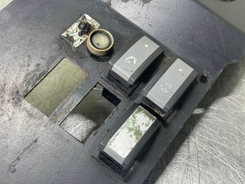 Mecalac 12MTX-3834673/3833717-Dashboard/Console/Konsole - Cabine e interior para Máquina de construção: foto 5 Mecalac 12MTX-3834673/3833717-Dashboard/Console/Konsole - Cabine e interior para Máquina de construção: foto 5