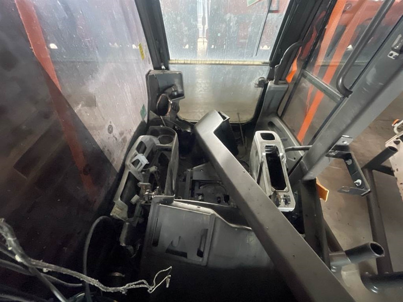 Mecalac 12MTX-5381654-Cabin/Kabine/Cabine - Cabine e interior para Máquina de construção: foto 5 Mecalac 12MTX-5381654-Cabin/Kabine/Cabine - Cabine e interior para Máquina de construção: foto 5