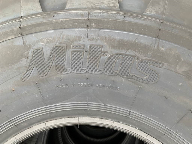 Mitas 405/70R20 (16/70R20) - Tyre/Reifen/Band - Pneu para Máquina de construção: foto 4 Mitas 405/70R20 (16/70R20) - Tyre/Reifen/Band - Pneu para Máquina de construção: foto 4