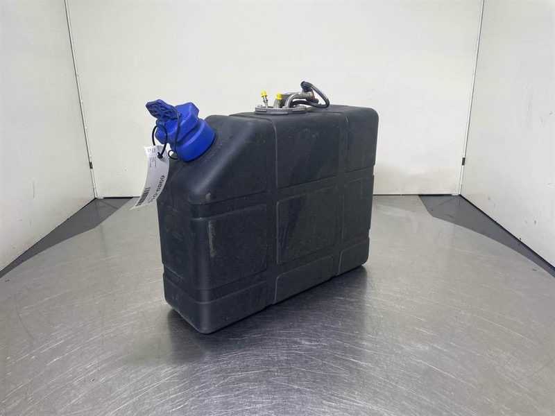 Sennebogen 835E-Cummins 4387616-AdBlue tank - Estrutura/ Châssis para Máquina de construção: foto 1 Sennebogen 835E-Cummins 4387616-AdBlue tank - Estrutura/ Châssis para Máquina de construção: foto 1