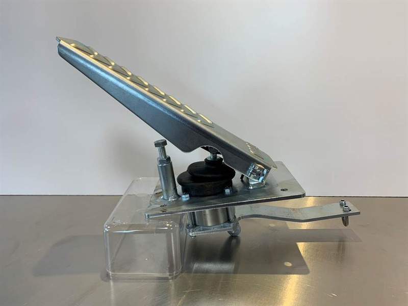 Terex TL/SKL/SKS-5692609966-Gas pedal - Cabine e interior para Máquina de construção: foto 2 Terex TL/SKL/SKS-5692609966-Gas pedal - Cabine e interior para Máquina de construção: foto 2