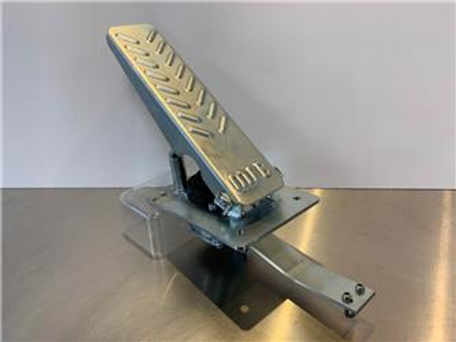 Terex TL/SKL/SKS-5692609966-Gas pedal - Cabine e interior para Máquina de construção: foto 1 Terex TL/SKL/SKS-5692609966-Gas pedal - Cabine e interior para Máquina de construção: foto 1