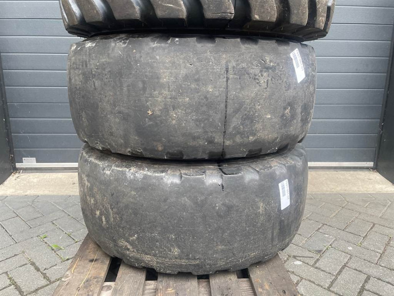 Terex TL120-BKT 400/70R20-Tire/Reifen/Band - Jantes e pneus para Máquina de construção: foto 4 Terex TL120-BKT 400/70R20-Tire/Reifen/Band - Jantes e pneus para Máquina de construção: foto 4