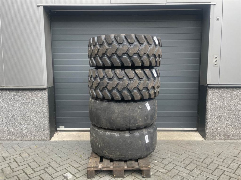 Terex TL120-BKT 400/70R20-Tire/Reifen/Band - Jantes e pneus para Máquina de construção: foto 1 Terex TL120-BKT 400/70R20-Tire/Reifen/Band - Jantes e pneus para Máquina de construção: foto 1
