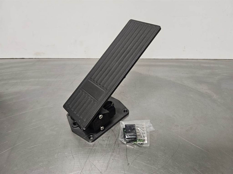 Terex TL260-5350260006-Gas pedal/Fusspedal/Gaspedaal - Sistema elétrico para Máquina de construção: foto 1 Terex TL260-5350260006-Gas pedal/Fusspedal/Gaspedaal - Sistema elétrico para Máquina de construção: foto 1