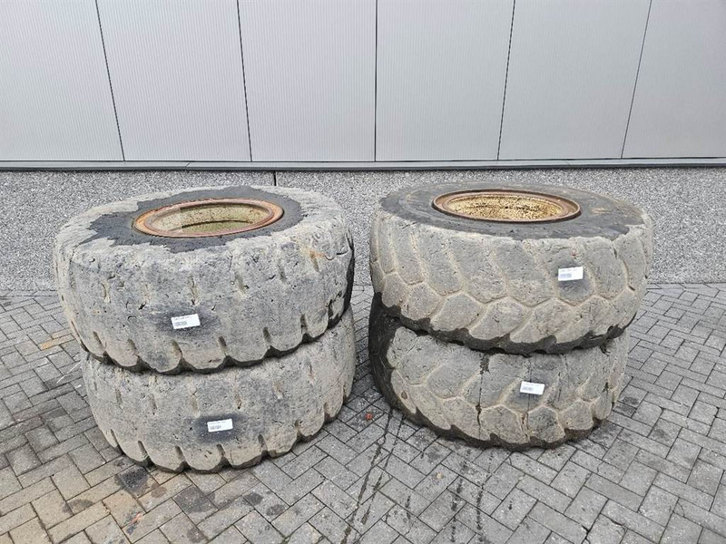 Terex TL260S-20.5R25-Tire/Reifen/Band - Jantes e pneus para Máquina de construção: foto 1 Terex TL260S-20.5R25-Tire/Reifen/Band - Jantes e pneus para Máquina de construção: foto 1
