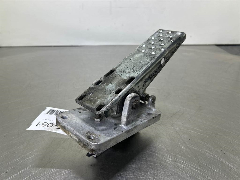 Terex TW150-6041506-Brake pedal/Bremspedal/Rempedaal - Cabine e interior para Máquina de construção: foto 5 Terex TW150-6041506-Brake pedal/Bremspedal/Rempedaal - Cabine e interior para Máquina de construção: foto 5