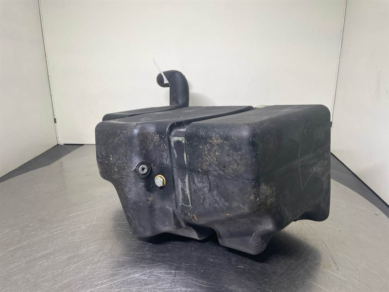 Volvo L30B-Z/X-VOE11306084-Fuel tank/Kraftstofftank - Estrutura/ Châssis para Máquina de construção: foto 5 Volvo L30B-Z/X-VOE11306084-Fuel tank/Kraftstofftank - Estrutura/ Châssis para Máquina de construção: foto 5