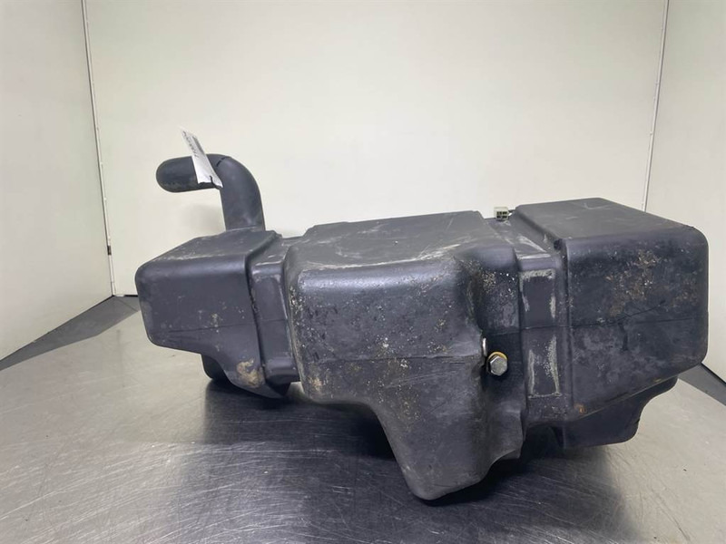 Volvo L30B-Z/X-VOE11306084-Fuel tank/Kraftstofftank - Estrutura/ Châssis para Máquina de construção: foto 4 Volvo L30B-Z/X-VOE11306084-Fuel tank/Kraftstofftank - Estrutura/ Châssis para Máquina de construção: foto 4