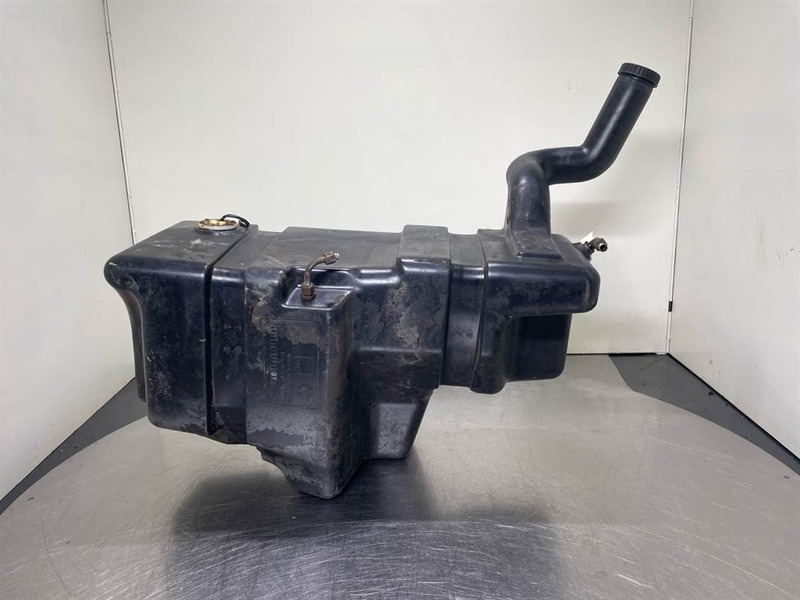 Volvo L30D-VOE11370525-Fuel tank/Kraftstofftank/Tank - Estrutura/ Châssis para Máquina de construção: foto 3 Volvo L30D-VOE11370525-Fuel tank/Kraftstofftank/Tank - Estrutura/ Châssis para Máquina de construção: foto 3