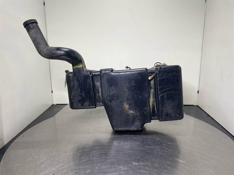 Volvo L30D-VOE11370525-Fuel tank/Kraftstofftank/Tank - Estrutura/ Châssis para Máquina de construção: foto 1 Volvo L30D-VOE11370525-Fuel tank/Kraftstofftank/Tank - Estrutura/ Châssis para Máquina de construção: foto 1