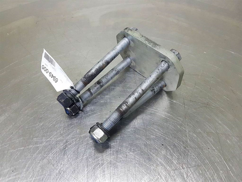 Yanmar V70-6435611004-Axle mounting/Achsbefestigung - Estrutura/ Châssis para Máquina de construção: foto 1 Yanmar V70-6435611004-Axle mounting/Achsbefestigung - Estrutura/ Châssis para Máquina de construção: foto 1