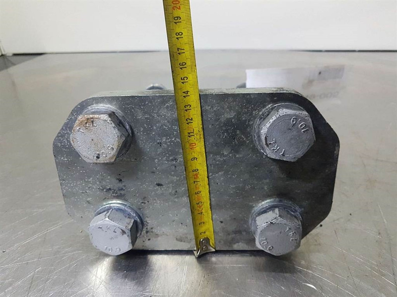 Yanmar V70-6435611004-Axle mounting/Achsbefestigung - Estrutura/ Châssis para Máquina de construção: foto 4 Yanmar V70-6435611004-Axle mounting/Achsbefestigung - Estrutura/ Châssis para Máquina de construção: foto 4