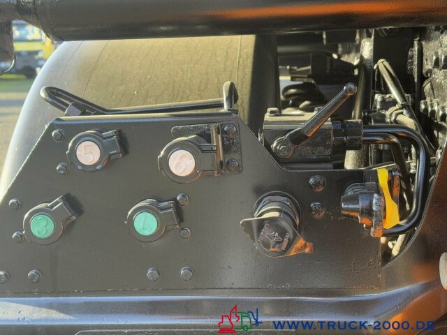 Unimog U 400 4x4 Winterdienst epoke Salzstreuer 238 PS - Camião: foto 4 Unimog U 400 4x4 Winterdienst epoke Salzstreuer 238 PS - Camião: foto 4