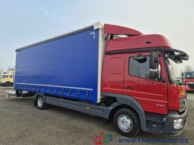 Mercedes-Benz 823 Schiebeplane L+R LBW nur 164TKM Gr.Haus 1.Hd - Carrinha de lona: foto 4 Mercedes-Benz 823 Schiebeplane L+R LBW nur 164TKM Gr.Haus 1.Hd - Carrinha de lona: foto 4