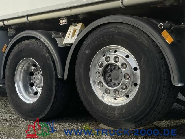 Mercedes-Benz Actros 2544 Silo Holz Pellets 28m³ inkl. Waage - Caminhão limpa fossa: foto 3 Mercedes-Benz Actros 2544 Silo Holz Pellets 28m³ inkl. Waage - Caminhão limpa fossa: foto 3