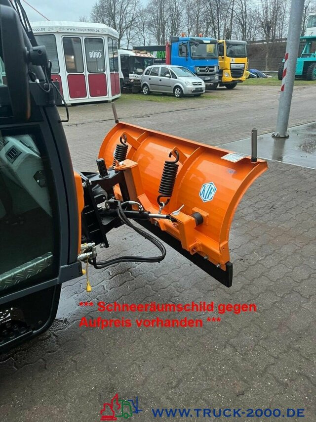 Multicar Tremo X56 Winterdienst Streuer + Besen NUR4126km - Carrinha basculante: foto 3 Multicar Tremo X56 Winterdienst Streuer + Besen NUR4126km - Carrinha basculante: foto 3