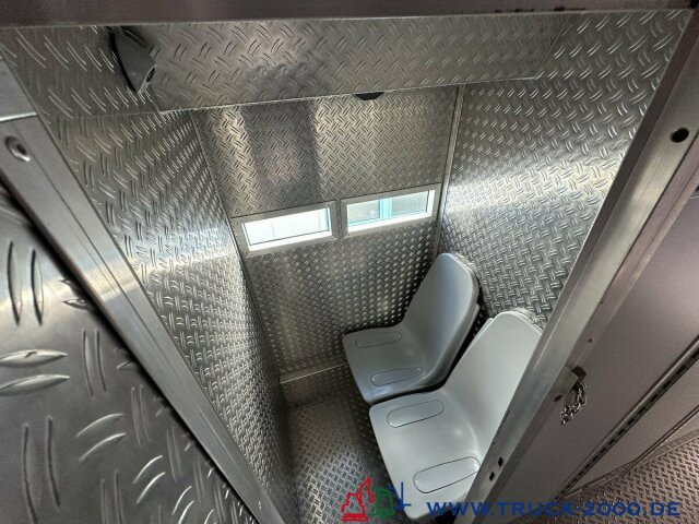 Mercedes-Benz Setra prison transporter 15 cells - 29 prisoners - Ônibus: foto 5 Mercedes-Benz Setra prison transporter 15 cells - 29 prisoners - Ônibus: foto 5