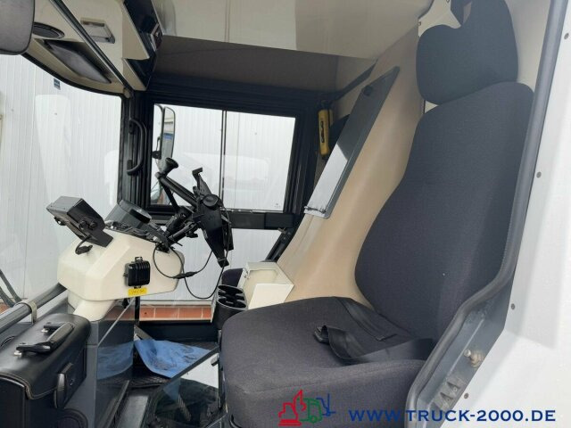 Ravo 540 3 Besensystem Sweeper + Sprühen 50 Km/h - Varredora urbana: foto 5 Ravo 540 3 Besensystem Sweeper + Sprühen 50 Km/h - Varredora urbana: foto 5