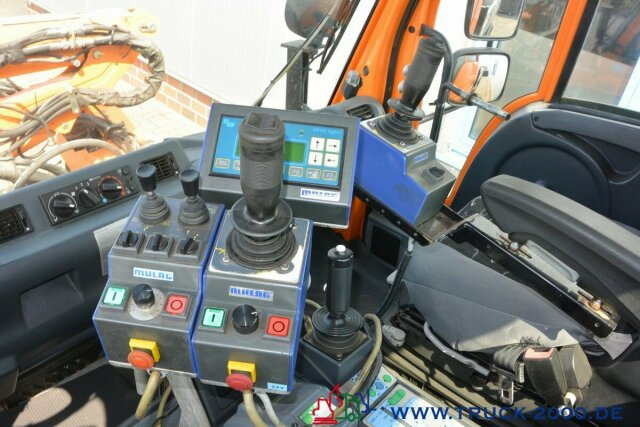 Camião de caixa aberta/ Plataforma, Veículo municipal/ Especial Unimog U 400 4 x 4 Mulag Teleskopausleger + Zapfwelle: foto 6