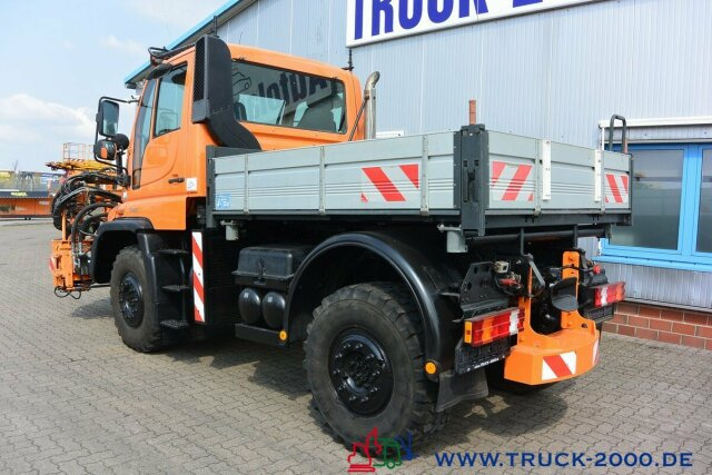 Camião de caixa aberta/ Plataforma, Veículo municipal/ Especial Unimog U 400 4 x 4 Mulag Teleskopausleger + Zapfwelle: foto 8
