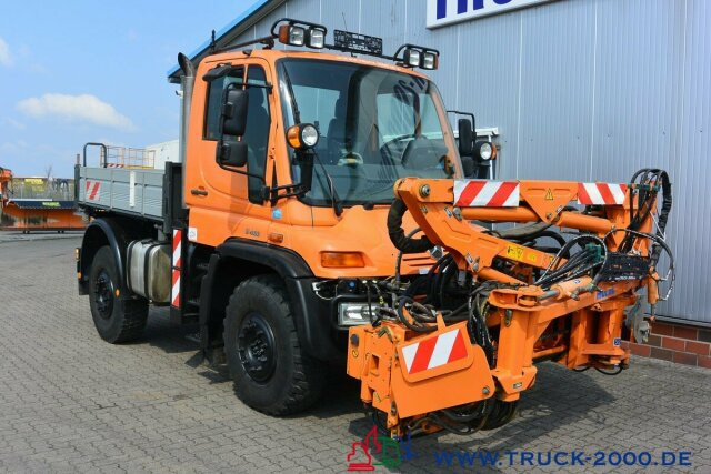 Camião de caixa aberta/ Plataforma, Veículo municipal/ Especial Unimog U 400 4 x 4 Mulag Teleskopausleger + Zapfwelle: foto 9