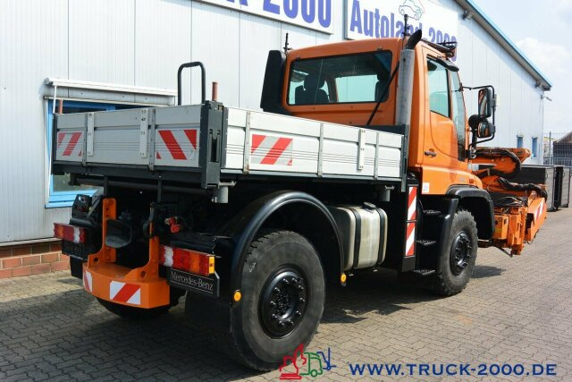 Camião de caixa aberta/ Plataforma, Veículo municipal/ Especial Unimog U 400 4 x 4 Mulag Teleskopausleger + Zapfwelle: foto 11