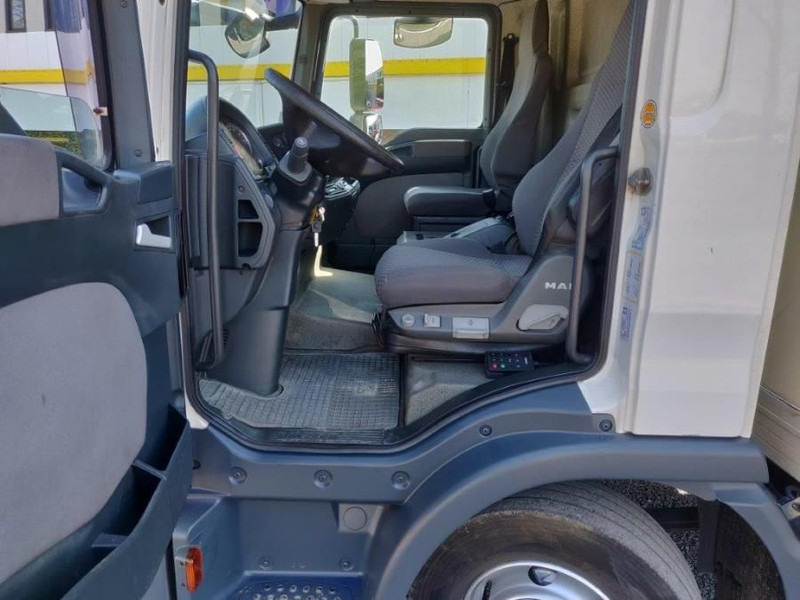 MAN TGL 12.210 Automaat euro4 - Camião furgão: foto 5 MAN TGL 12.210 Automaat euro4 - Camião furgão: foto 5