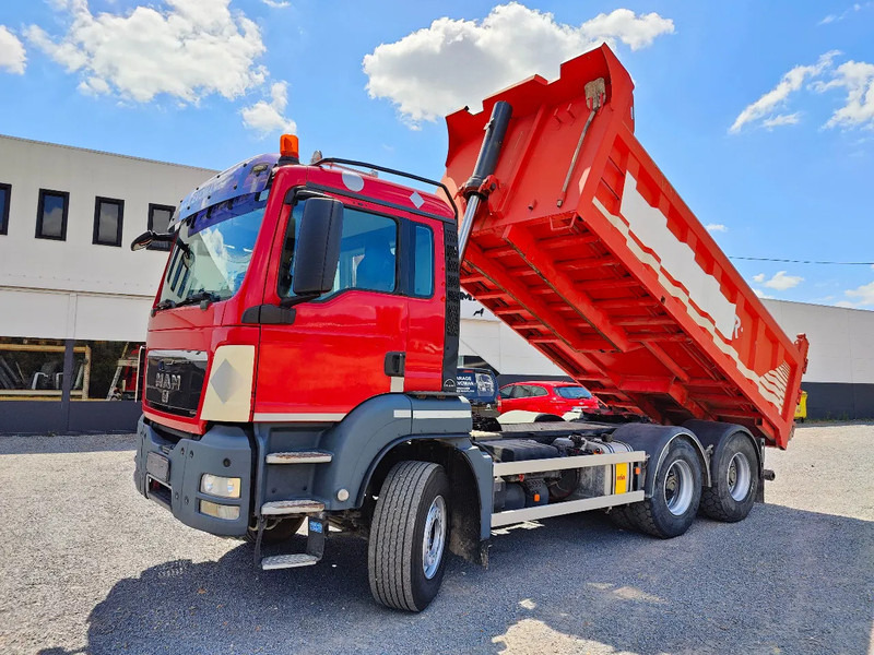 MAN TGS 33.440 6x4 kipper / trekker Euro 5 - Camião basculante: foto 1 MAN TGS 33.440 6x4 kipper / trekker Euro 5 - Camião basculante: foto 1