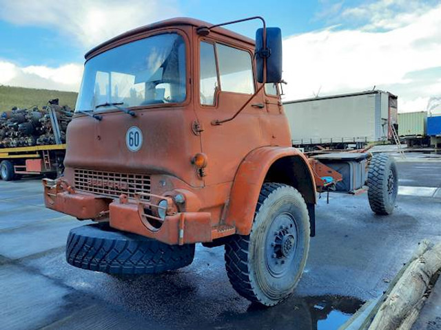 Bedford MJP2 4X4 - Camião chassi: foto 1 Bedford MJP2 4X4 - Camião chassi: foto 1