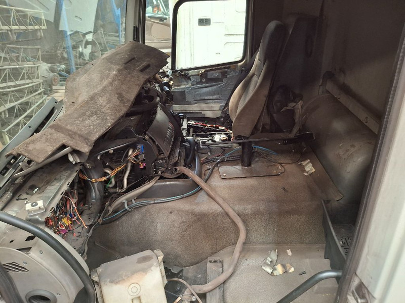 DAF CF 85.360 - Cabine e interior: foto 3 DAF CF 85.360 - Cabine e interior: foto 3