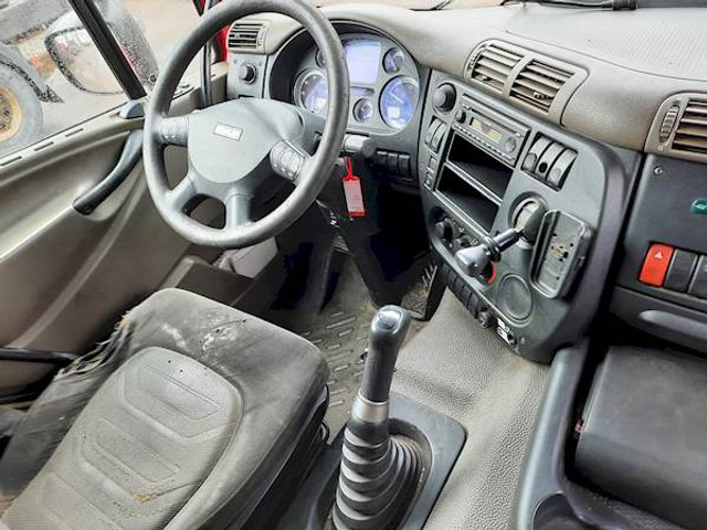 DAF CF75.360 MANUAL GEARBOX - Camião transportador de contêineres/ Caixa móvel: foto 5 DAF CF75.360 MANUAL GEARBOX - Camião transportador de contêineres/ Caixa móvel: foto 5