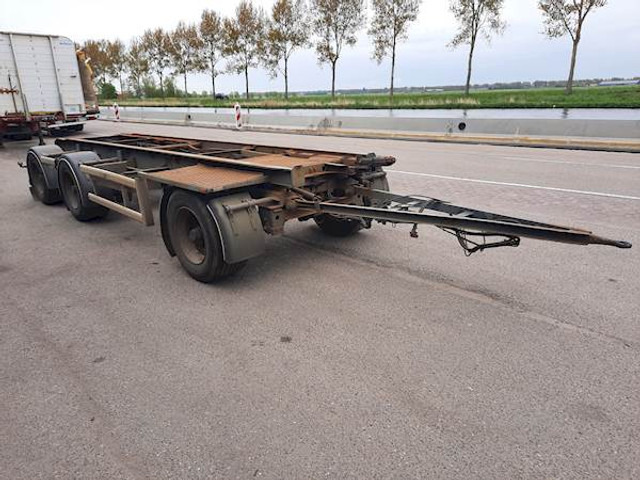 Floor FLA-3-101 - Semi-reboque transportador de contêineres/ Caixa móvel: foto 2 Floor FLA-3-101 - Semi-reboque transportador de contêineres/ Caixa móvel: foto 2