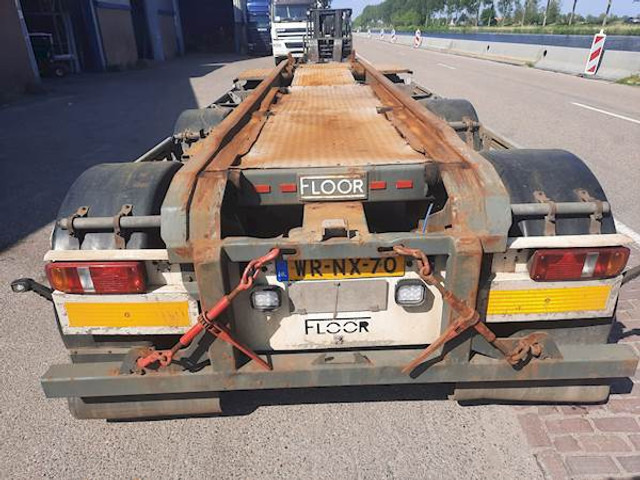 Floor FLA-3-101 - Semi-reboque transportador de contêineres/ Caixa móvel: foto 3 Floor FLA-3-101 - Semi-reboque transportador de contêineres/ Caixa móvel: foto 3