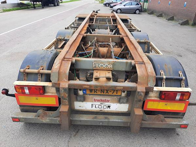 Floor FLA-3-101 - Semi-reboque transportador de contêineres/ Caixa móvel: foto 5 Floor FLA-3-101 - Semi-reboque transportador de contêineres/ Caixa móvel: foto 5