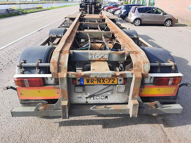 Floor FLA-3-101 - Semi-reboque transportador de contêineres/ Caixa móvel: foto 3 Floor FLA-3-101 - Semi-reboque transportador de contêineres/ Caixa móvel: foto 3