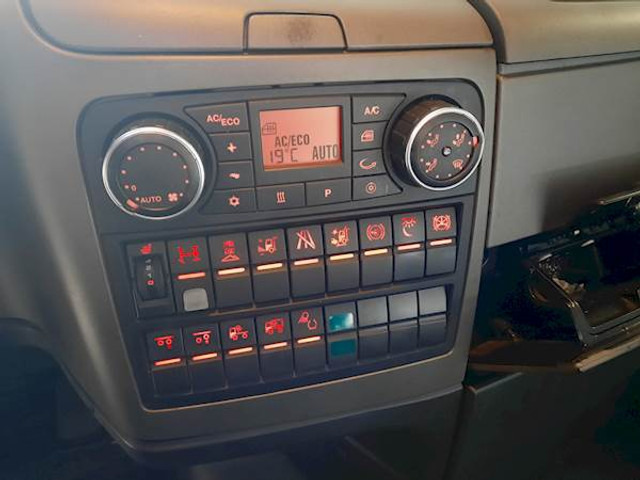 Camião transportador de contêineres/ Caixa móvel MAN TGX 26.440: foto 9