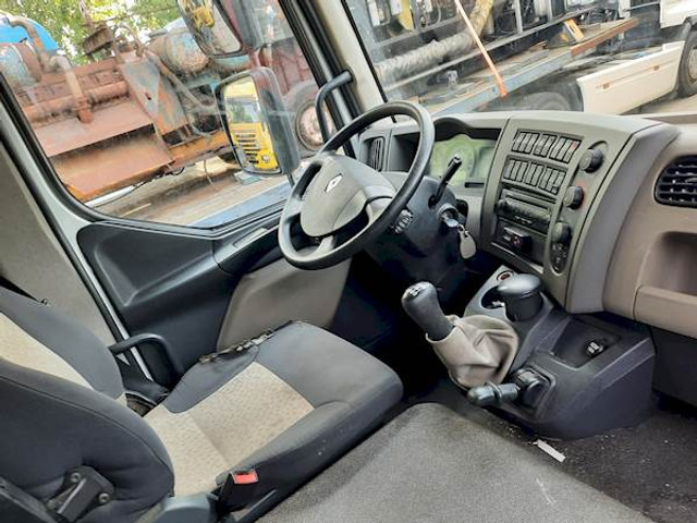 Renault MIDLUM 220 - Camião chassi: foto 4 Renault MIDLUM 220 - Camião chassi: foto 4